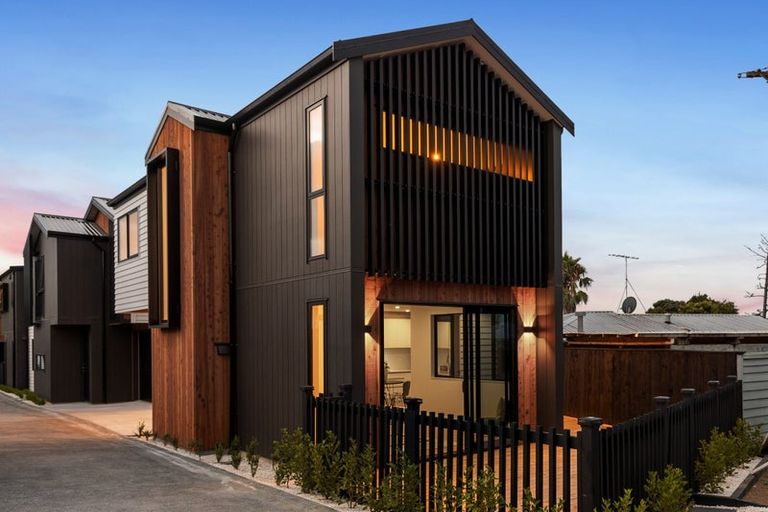 Photo of property in 14d Benders Avenue, Hillcrest, Auckland, 0627