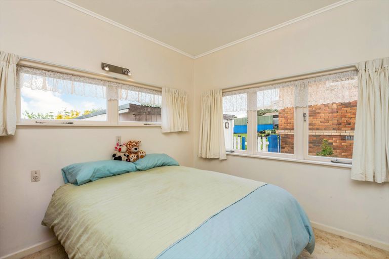 Photo of property in 42 Young Street, Morrinsville, 3300