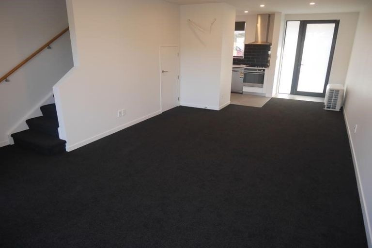 Photo of property in 3/74 Derwent Street, Island Bay, Wellington, 6023