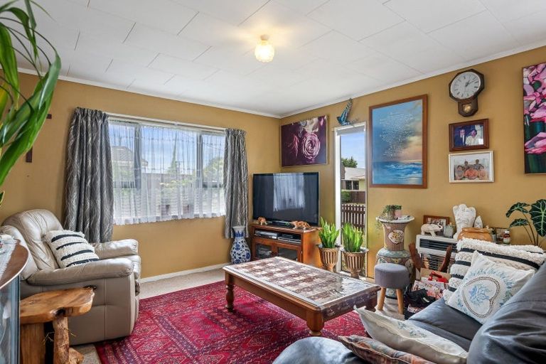 Photo of property in 40 Saint Annes Street, Levin, 5510