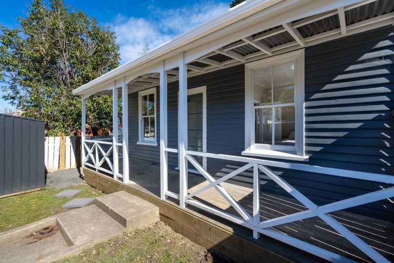 Photo of property in 396 Kaikorai Valley Road, Bradford, Dunedin, 9011