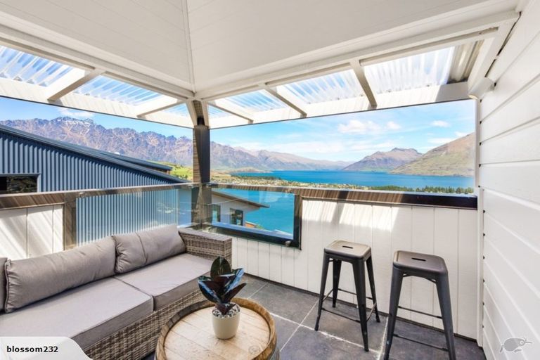 Photo of property in 5a Bolton Lane, Queenstown, 9300
