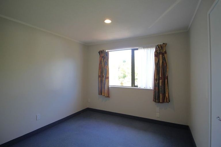 Photo of property in 31 Coates Street, Tawa, Wellington, 5028