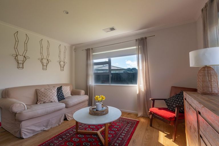 Photo of property in 120 Amesbury Drive, Churton Park, Wellington, 6037