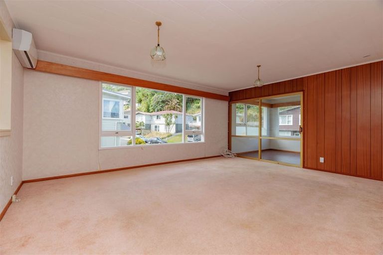 Photo of property in 15 Cortina Avenue, Johnsonville, Wellington, 6037