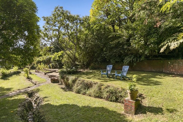 Photo of property in 124 Kamahi Street, Stokes Valley, Lower Hutt, 5019