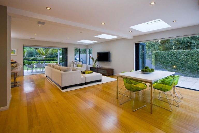 Photo of property in 11 Audrey Road, Takapuna, Auckland, 0620