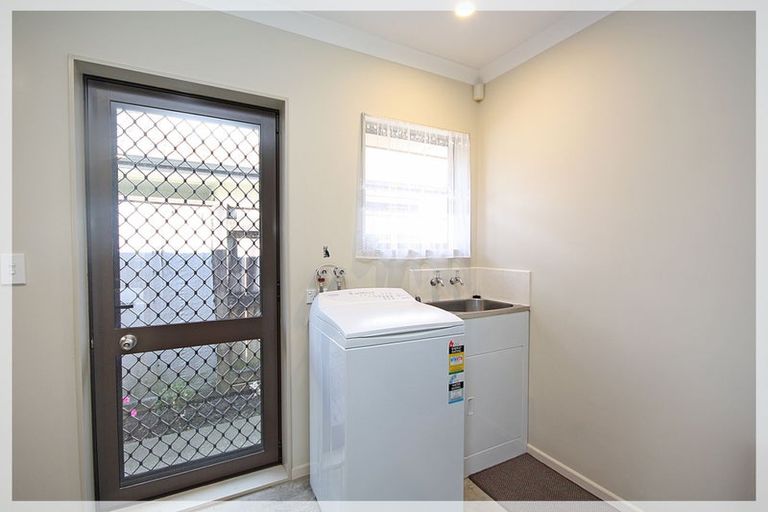 Photo of property in 93a Queen Street West, Levin, 5510