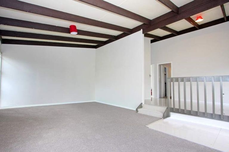 Photo of property in 13 Balwyn Place, Clendon Park, Auckland, 2103