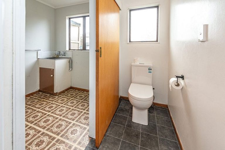 Photo of property in 19 Tongariro Street, Castlecliff, Whanganui, 4501