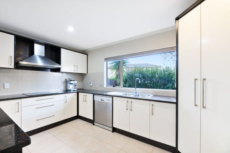 Photo of property in 70 Clover Drive, Henderson, Auckland, 0610