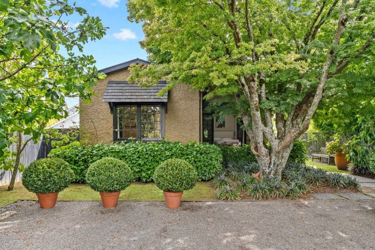 Photo of property in 28 Kempton Street, Greytown, 5712