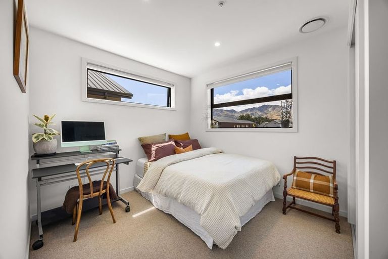 Photo of property in 16 Guthrie Street, Lake Hawea, 9382