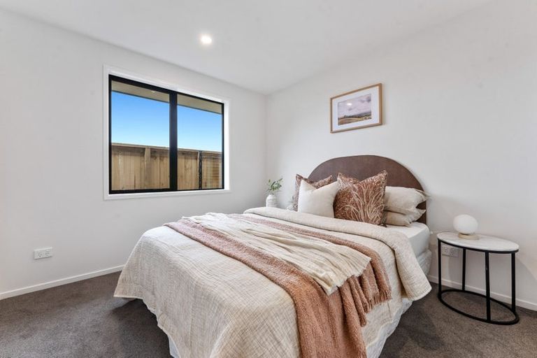 Photo of property in 2 Manatika Road, Karaka, Papakura, 2124