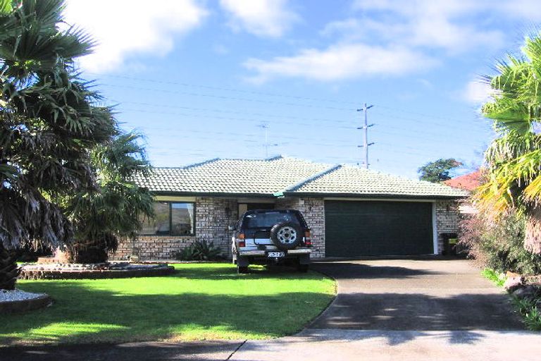 Photo of property in 22 Jade Court, Rosedale, Auckland, 0632