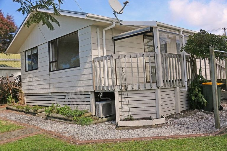 Photo of property in 2 Dalton Road, Snells Beach, 0920