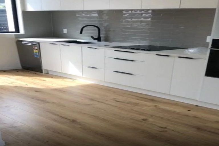 Photo of property in 22 Balthazar Road, Kumeu, 0810