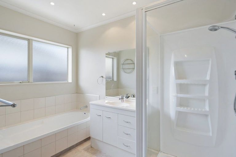 Photo of property in 28 Dorset Street, Levin, 5510