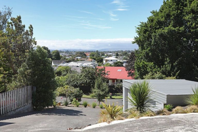 Photo of property in 16 Dalzien Place, Feilding, 4702