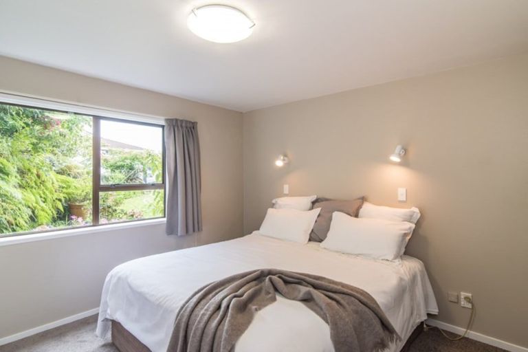 Photo of property in 91 Victory Crescent, Tawa, Wellington, 5028