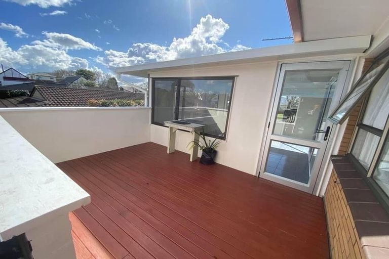 Photo of property in 2/53 Butley Drive, Farm Cove, Auckland, 2012