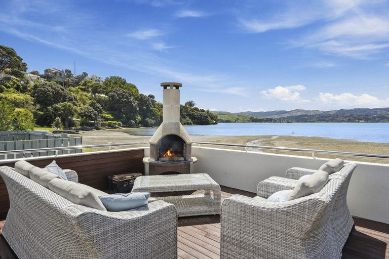 Photo of property in 85 Paremata Road, Paremata, Porirua, 5024