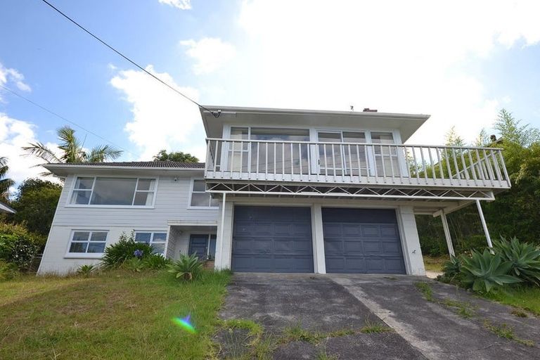 Photo of property in 27 Chivalry Road, Glenfield, Auckland, 0629