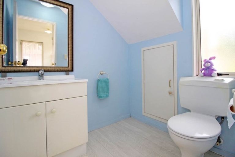 Photo of property in 2/5 Juvena Place, Clover Park, Auckland, 2019