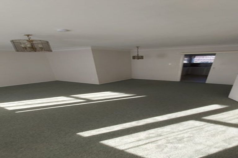 Photo of property in 2/32 Wallace Road, Papatoetoe, Auckland, 2025