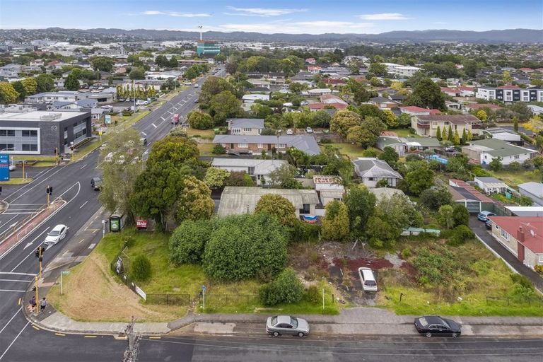 Photo of property in 2b Norval Road, Henderson, Auckland, 0610