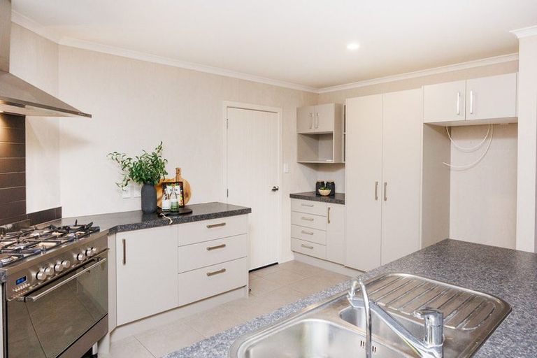 Photo of property in 3 Medallion Court, Kelvin Grove, Palmerston North, 4414