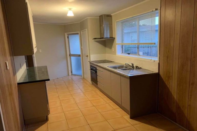 Photo of property in 2 Cranberry Place, Bucklands Beach, Auckland, 2012