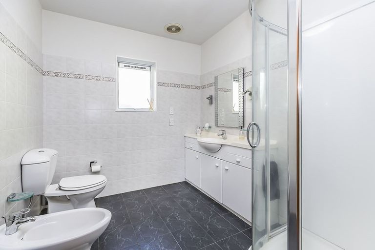 Photo of property in 11f Duncan Street, Tawa, Wellington, 5028