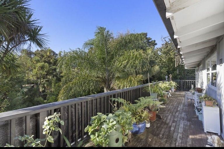 Photo of property in 4 Sunnyview Road, Greenhithe, Auckland, 0632