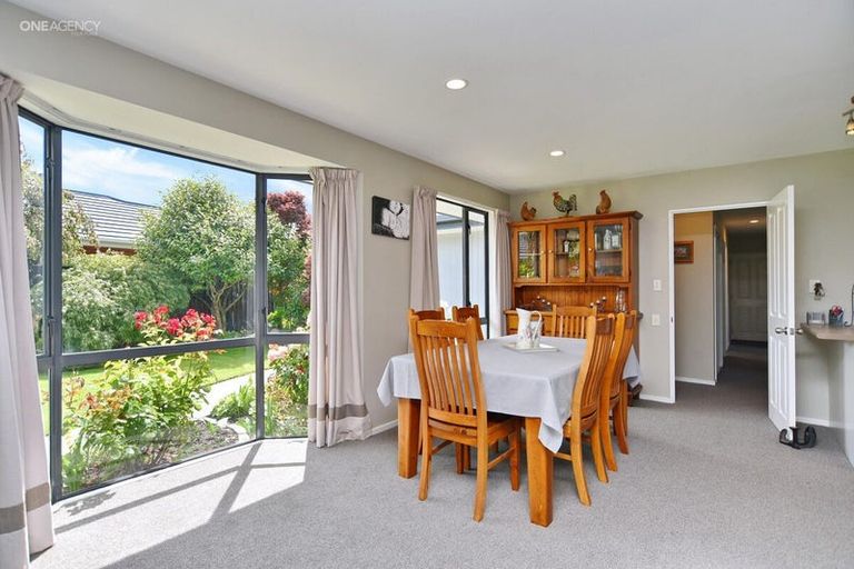 Photo of property in 10a Wendy Place, Heathcote Valley, Christchurch, 8022