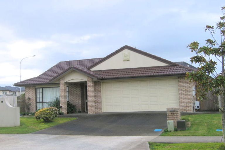 Photo of property in 17 Rialto Court, East Tamaki Heights, Auckland, 2016