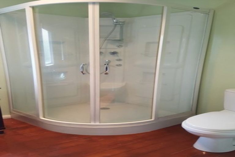 Photo of property in 14 Kokiri Street, Te Atatu South, Auckland, 0610