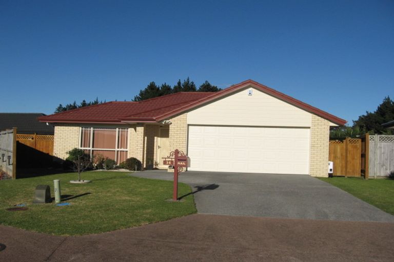 Photo of property in 36 Blackwood Drive, Wattle Downs, Auckland, 2103