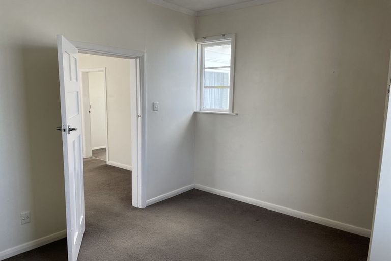 Photo of property in 55 Endeavour Street, Lyall Bay, Wellington, 6022