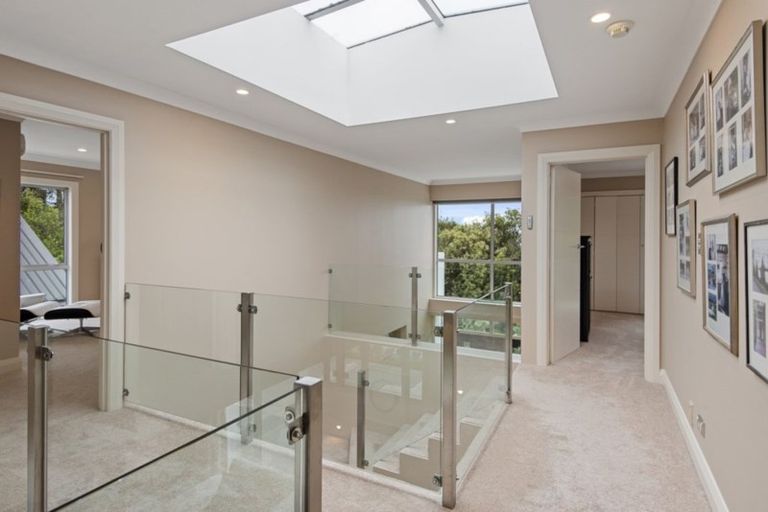 Photo of property in 111a Saint Andrews Square, Strowan, Christchurch, 8052