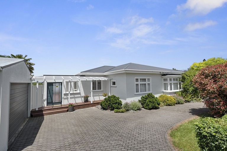 Photo of property in 55 Forest Lake Road, Forest Lake, Hamilton, 3200