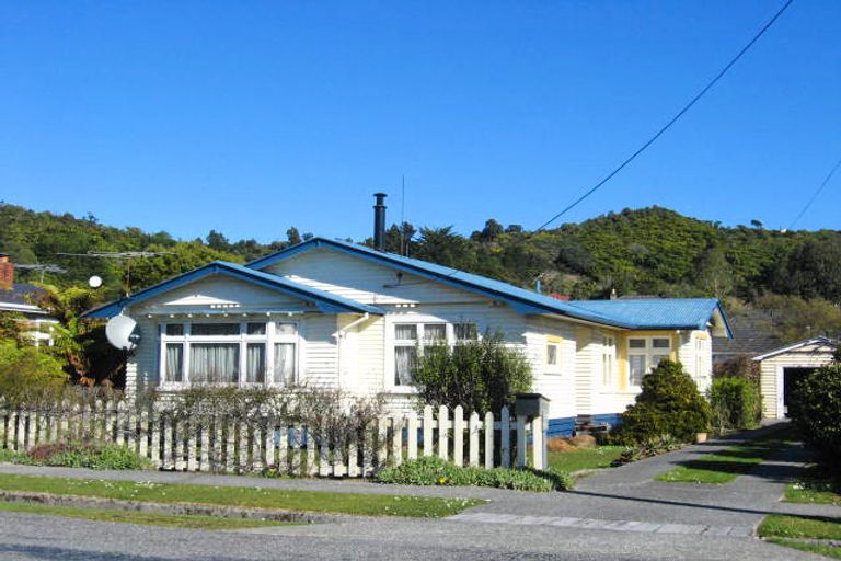 Photo of property in 50 Marlborough Street, Greymouth, 7805