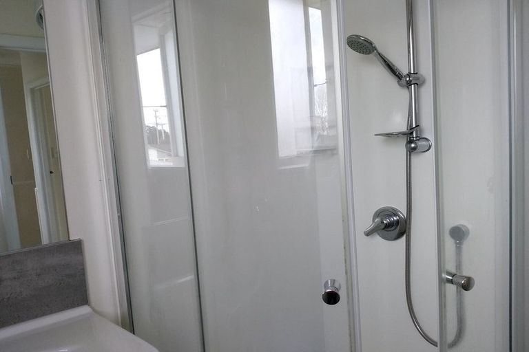 Photo of property in 4/41 Greenslade Crescent, Northcote, Auckland, 0627