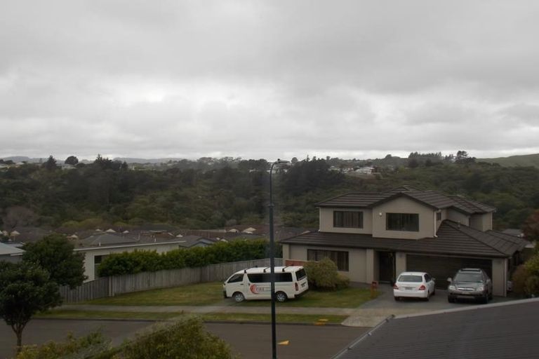 Photo of property in 8 Tongariro Drive, Aotea, Porirua, 5024