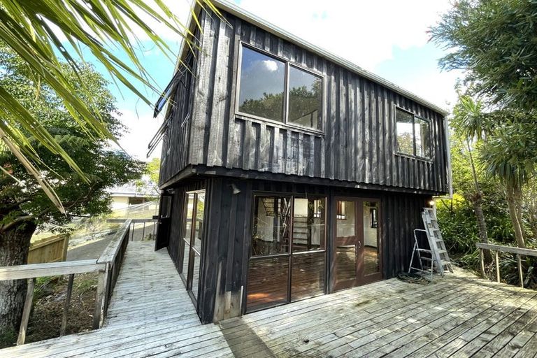 Photo of property in 1/64 Mirrabooka Avenue, Botany Downs, Auckland, 2010