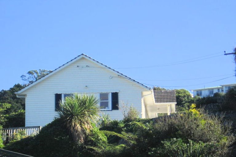 Photo of property in 41 Bassett Road, Johnsonville, Wellington, 6037