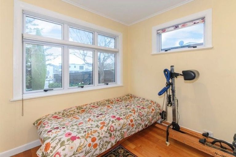 Photo of property in 10 Oteha Valley Road, Northcross, Auckland, 0632
