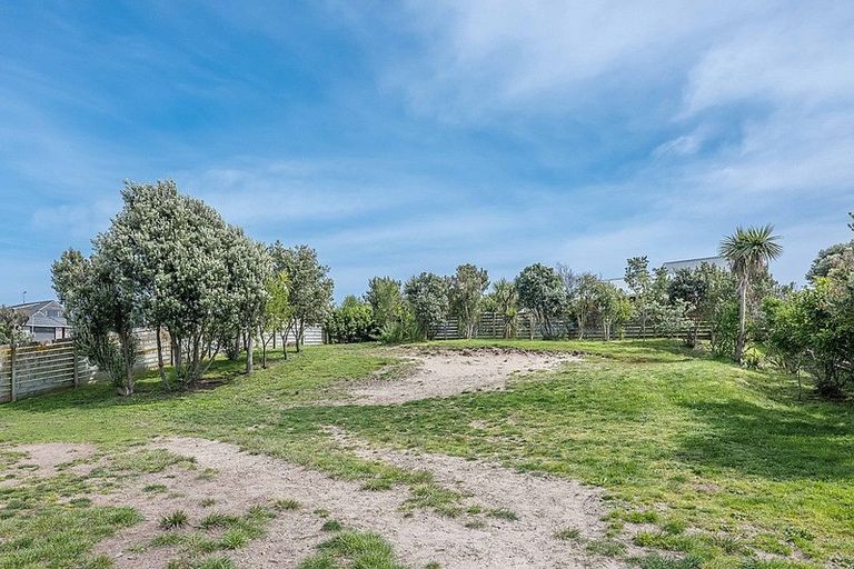 Photo of property in 26 Kitchener Street, Te Horo Beach, Otaki, 5581