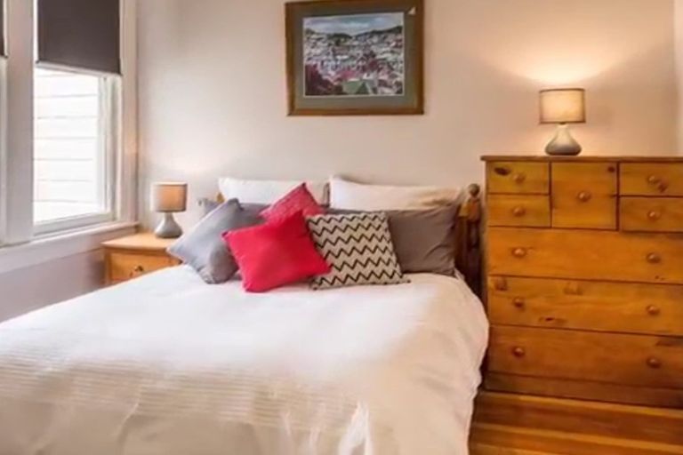 Photo of property in 1/15 Emerson Street, Berhampore, Wellington, 6023