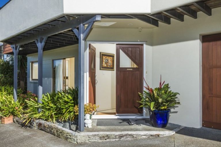 Photo of property in 1/88 Hebron Road, Waiake, Auckland, 0630